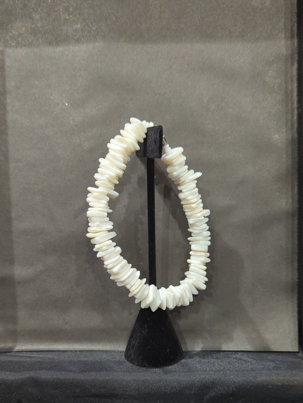 Shell Chip Bracelet - Picture 2 of 2